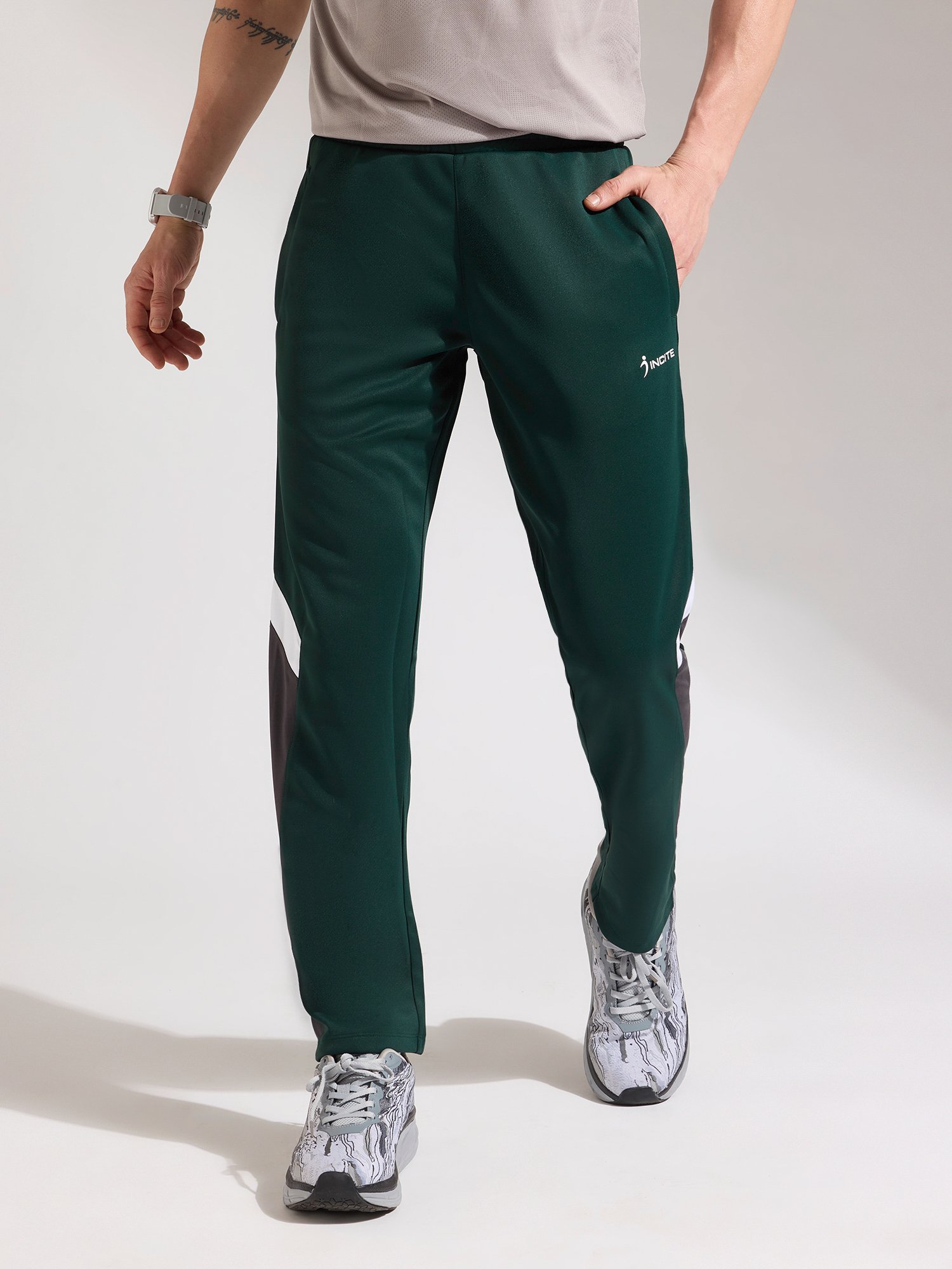 GREEN